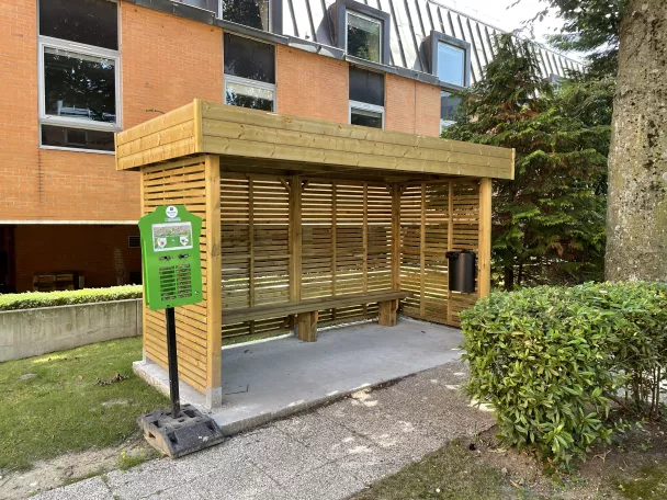 Abri fumeur clinique du sport